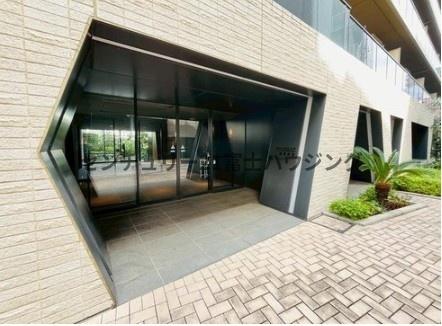 �_�ސ쌧����s�����k1���ڂ̒��Ã}���V�����̃G���g�����X