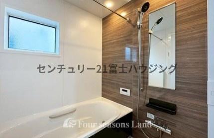 �_�ސ쌧����s�ғ�5���ڂ̐V�z��ˌ��Ă̗���