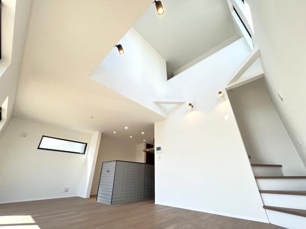 �_�ސ쌧����s���̐V�z��ˌ��Ẵ��r���O