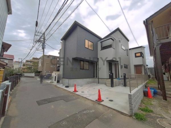 �_�ސ쌧����s�ғ�1���ڂ̐V�z��ˌ��Ă̑O�ʓ��H�܂ތ��n�ʐ^