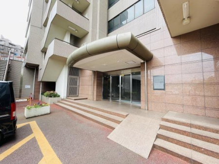 �_�ސ쌧����s�P�s��1���ڂ̒��Ã}���V�����̃G���g�����X