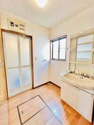 �_�ސ쌧����s����������2���ڂ̒��È�ˌ��Ă̐��ʑ�E���ʏ�