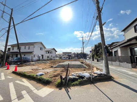 �_�ސ쌧����s�����k2���ڂ̐V�z��ˌ��Ă̑O�ʓ��H�܂ތ��n�ʐ^