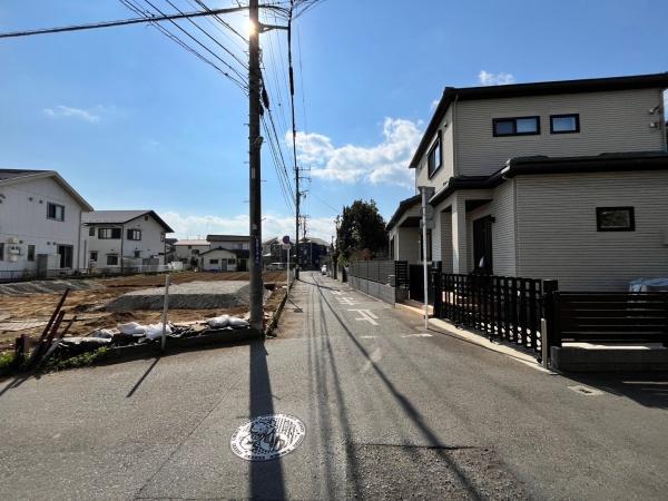 �_�ސ쌧����s�����k2���ڂ̐V�z��ˌ��Ă̑O�ʓ��H�܂ތ��n�ʐ^