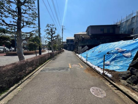 �_�ސ쌧����s�T���̓y�n�̑O�ʓ��H�܂ތ��n�ʐ^