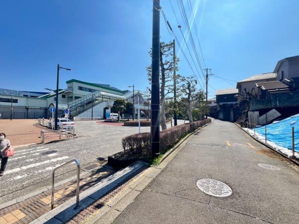 �_�ސ쌧����s�T���̓y�n�̑O�ʓ��H�܂ތ��n�ʐ^