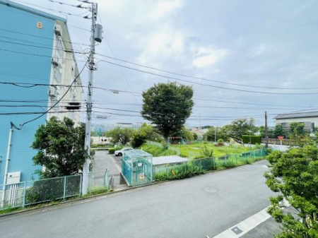 �_�ސ쌧����s�Ó��4���ڂ̒��Ã}���V�����̏Z�˂���̒��]�ʐ^