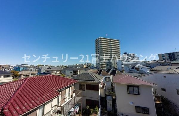 �_�ސ쌧������s�{��4���ڂ̒��Ã}���V�����̏Z�˂���̒��]�ʐ^