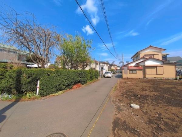 �_�ސ쌧����s���q�̓y�n�̑O�ʓ��H�܂ތ��n�ʐ^