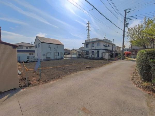 �_�ސ쌧����s���q�̓y�n�̑O�ʓ��H�܂ތ��n�ʐ^