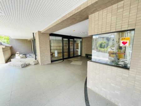 �_�ސ쌧���q�s���{�̒��Ã}���V�����̃G���g�����X