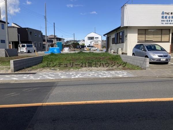 �_�ސ쌧������s��̓y�n�̑O�ʓ��H�܂ތ��n�ʐ^