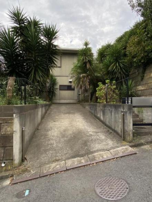 �_�ސ쌧���q�s��K��5���ڂ̒��È�ˌ��Ă̑O�ʓ��H�܂ތ��n�ʐ^