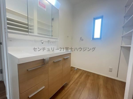 �_�ސ쌧������s����1���ڂ̐V�z��ˌ��Ă̐��ʑ�E���ʏ�