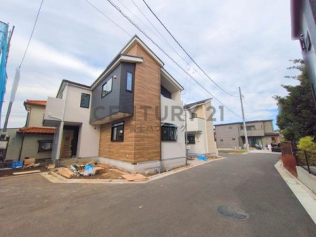 �_�ސ쌧������s���c1���ڂ̐V�z��ˌ��Ă̑O�ʓ��H�܂ތ��n�ʐ^