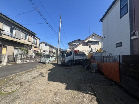 �_�ސ쌧������s���c2���ڂ̐V�z��ˌ��Ă̑O�ʓ��H�܂ތ��n�ʐ^