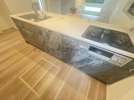 �_�ސ쌧������s����1���ڂ̐V�z��ˌ��ẴL�b�`��