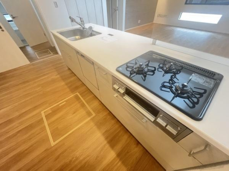 �_�ސ쌧������s����1���ڂ̐V�z��ˌ��ẴL�b�`��