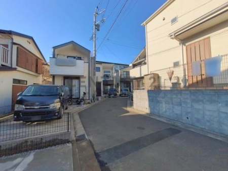 �_�ސ쌧����s���̐V�z��ˌ��Ă̑O�ʓ��H�܂ތ��n�ʐ^