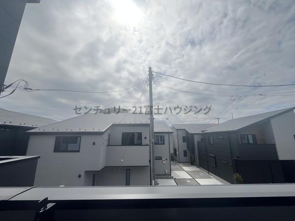 �_�ސ쌧������s����1���ڂ̐V�z��ˌ��Ă̏Z�˂���̒��]�ʐ^