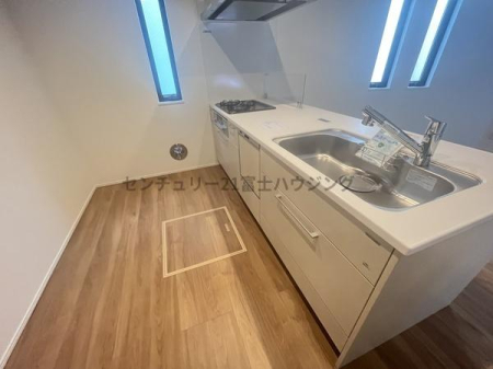 �_�ސ쌧������s����1���ڂ̐V�z��ˌ��ẴL�b�`��