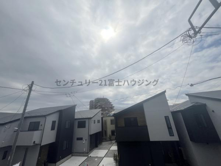 �_�ސ쌧������s����1���ڂ̐V�z��ˌ��Ă̏Z�˂���̒��]�ʐ^