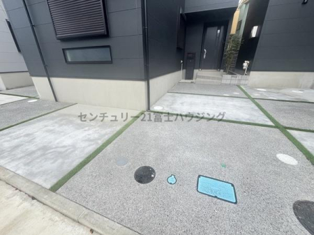 �_�ސ쌧������s����1���ڂ̐V�z��ˌ��Ă̒��ԏ�