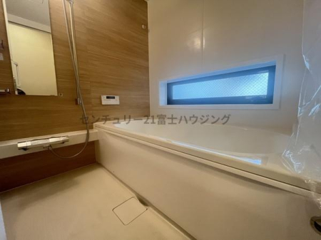 �_�ސ쌧������s����1���ڂ̐V�z��ˌ��Ă̗���