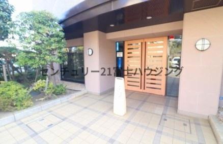 �_�ސ쌧����s�H��3���ڂ̒��Ã}���V�����̃G���g�����X