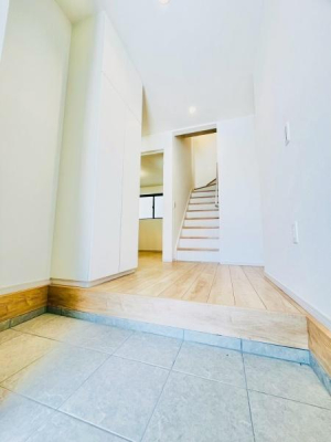 �_�ސ쌧����s�H��5���ڂ̐V�z��ˌ��Ă̌���