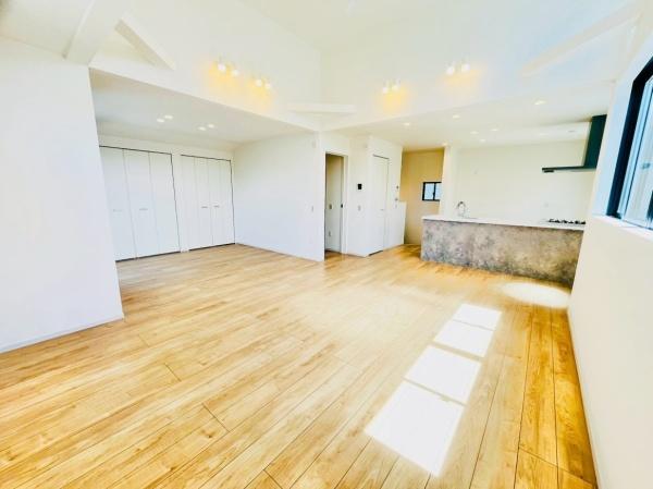 �_�ސ쌧����s�H��5���ڂ̐V�z��ˌ��Ẵ��r���O