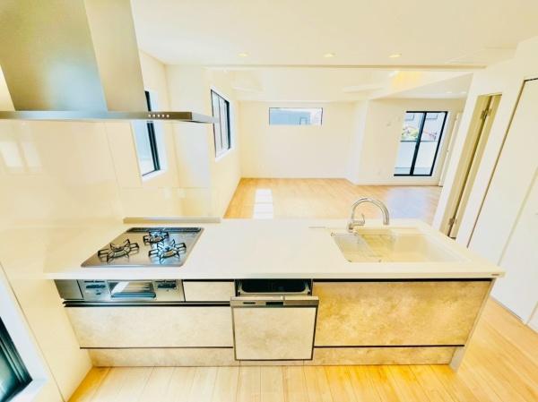 �_�ސ쌧����s�H��5���ڂ̐V�z��ˌ��ẴL�b�`��