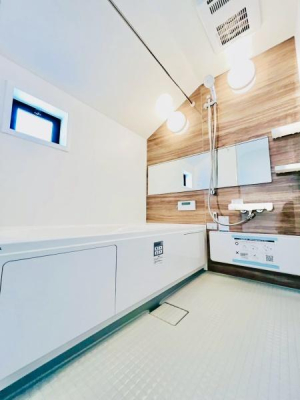 �_�ސ쌧����s�H��5���ڂ̐V�z��ˌ��Ă̗���