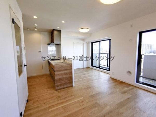 �_�ސ쌧����s�Ó��4���ڂ̒��Ã}���V�����̃��r���O