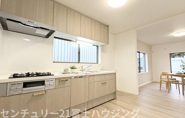 �_�ސ쌧����s����4���ڂ̒��È�ˌ��ẴL�b�`��