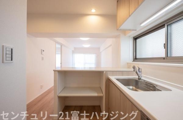 �_�ސ쌧����s�����C��1���ڂ̒��Ã}���V�����̃L�b�`��