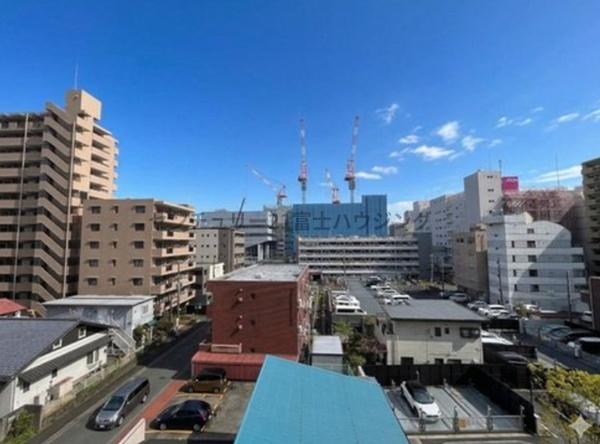 �_�ސ쌧���؎s����1���ڂ̒��Ã}���V�����̏Z�˂���̒��]�ʐ^