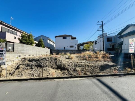 �_�ސ쌧���q�s���z�̓y�n�̑O�ʓ��H�܂ތ��n�ʐ^