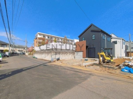 �_�ސ쌧������s�H��1���ڂ̐V�z��ˌ��Ă̑O�ʓ��H�܂ތ��n�ʐ^