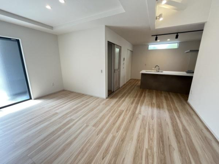 �_�ސ쌧������s���C�ݓ�4���ڂ̐V�z��ˌ��Ẵ��r���O