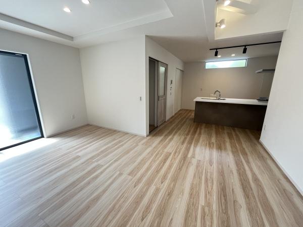 �_�ސ쌧������s���C�ݓ�4���ڂ̐V�z��ˌ��Ẵ��r���O