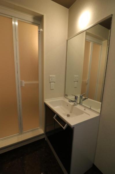 �_�ސ쌧������s���C��3���ڂ̒��È�ˌ��Ă̐��ʑ�E���ʏ�