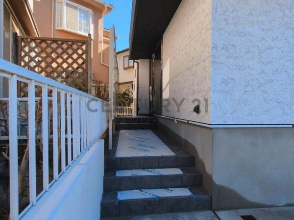 �_�ސ쌧������s������̐V�z��ˌ��Ă̂��̑����n