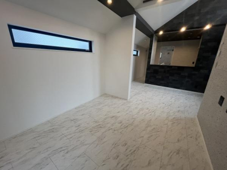 �_�ސ쌧������s������̐V�z��ˌ��Ẵ��r���O