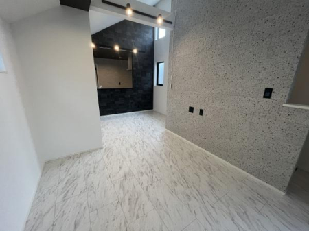 �_�ސ쌧������s������̐V�z��ˌ��Ẵ��r���O