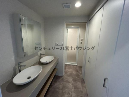 �_�ސ쌧����s�P�s��2���ڂ̒��Ã}���V�����̐��ʑ�E���ʏ�