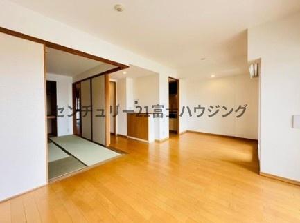 �_�ސ쌧����s�얼�̒��Ã}���V�����̃��r���O