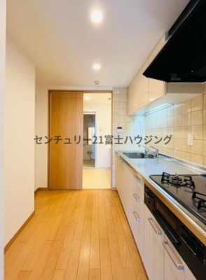 �_�ސ쌧����s�얼�̒��Ã}���V�����̃L�b�`��