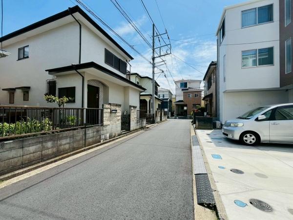 �_�ސ쌧������s��̒��È�ˌ��Ă̑O�ʓ��H�܂ތ��n�ʐ^