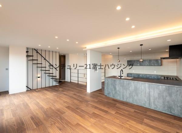 �_�ސ쌧���q�s���z5���ڂ̐V�z��ˌ��Ẵ��r���O